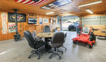 911 E 5th St, Altamont, KS 67330