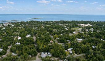 195 8Th St, Apalachicola, FL 32320
