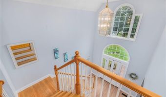 15 Sophia Cir, North Kingstown, RI 02852