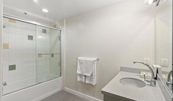 550 Seagaze Dr 7, Oceanside, CA 92054