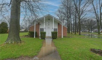 2939 Walter Rd, North Olmsted, OH 44070