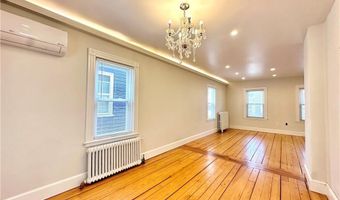 91 Van Zandt Ave, Newport, RI 02840