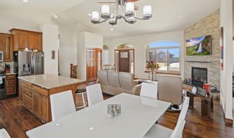 504 W Palmer Cir, Aberdeen, SD 57401