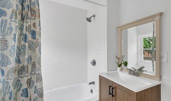 14 Barnsdale Rd, East Providence, RI 02914