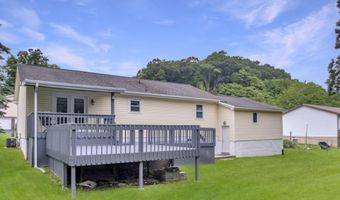 1647 Saint Francis Ln, Altoona, PA 16602