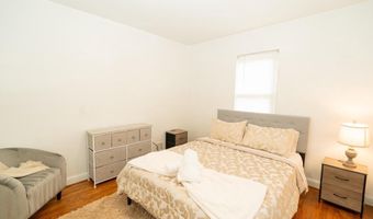 1037 16TH St S, Arlington, VA 22202