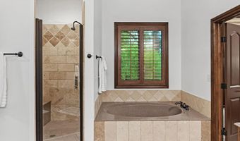 918 E Lakecrest Dr, Andover, KS 67002