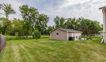 713 10th Ave NW, Altoona, IA 50009