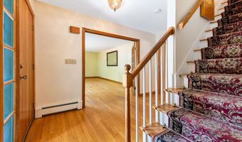 60 Boulder Dr, Auburn, ME 04210
