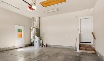 20651 NE Sierra Dr, Bend, OR 97701