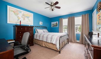 18 South Plz, Amity Harbor, NY 11701