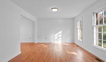 8223 TREEBROOKE Ln, Alexandria, VA 22308