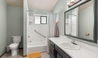 694 Timberlake Dr, Ashland, OR 97520