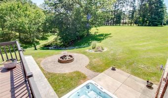 105 Lake Dr, Alton, IL 62002