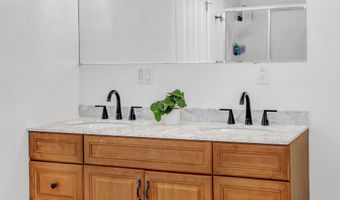 40 Hillview Dr, Bangor, ME 04401