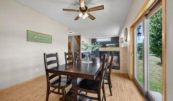 9352 67th St NW, Annandale, MN 55302