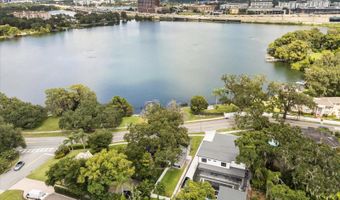 808 EDGEWATER Dr, Orlando, FL 32804