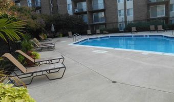 75 S REYNOLDS St 318, Alexandria, VA 22304