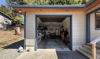 929 OLD COUNTY Rd, Brookings, OR 97415