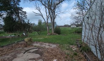 421 S 8th St, Albia, IA 52531