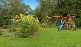 16 Burgess Rd, Foster, RI 02825