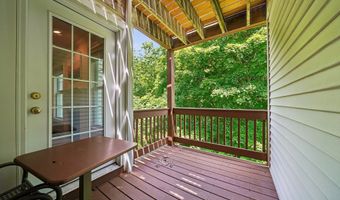 32 Crows Nest Ln 28, Danbury, CT 06810