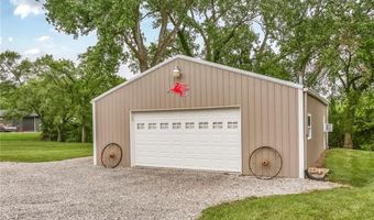 20440 147th St, Basehor, KS 66007