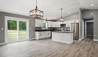 633 Streamside Ave, Hermon, ME 04401