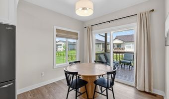 713 NE Country Meadow Dr, Ankeny, IA 50021