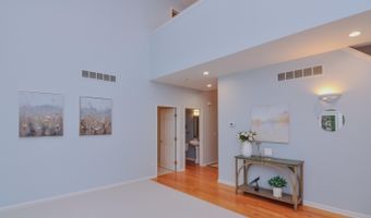 588 Green Rd, Ann Arbor, MI 48105