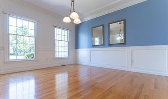 9 Elizabeth Dr, Lincoln, RI 02865