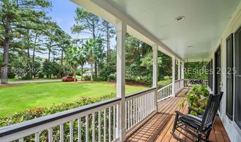 30 Dolphin Point Dr, Beaufort, SC 29907