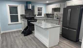 30 Harris St, Coventry, RI 02816