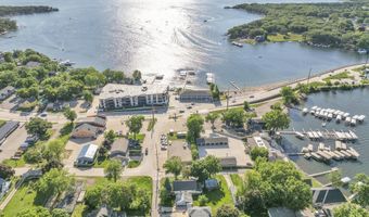 66 Gingles Dr, Arnolds Park, IA 51331