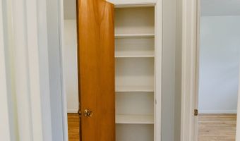 8325 Lake Rd, Indianapolis, IN 46217