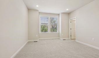 7355 MOUNTAINEER Dr, Alexandria, VA 22306