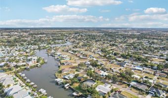 520 FAIRFAX Ln, Apollo Beach, FL 33572