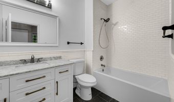 10 Millbrook Ct, Algonquin, IL 60102