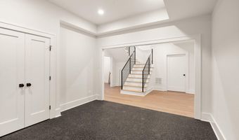 112 N HIGHLAND St, Arlington, VA 22201