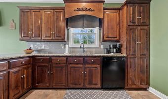 100 Stagecoach Dr, Alvaton, KY 42122