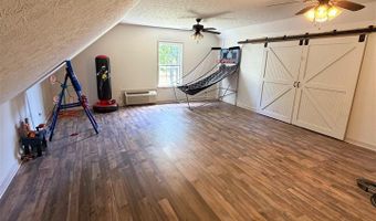 1860 Walkers Chapel Rd, Adolphus, KY 42120
