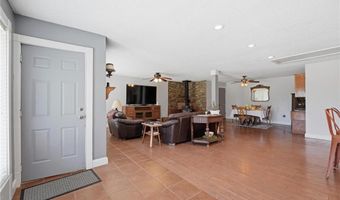 17274 Kansas Ave, Basehor, KS 66012