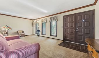 915 Carriage Dr, Algonquin, IL 60102