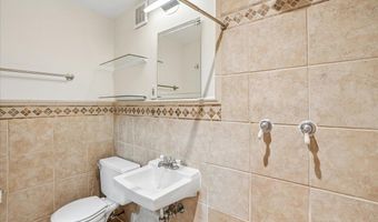 4970 BATTERY Ln 409, Bethesda, MD 20814