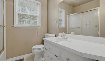 2008 McIntosh Rd, Albany, GA 31701