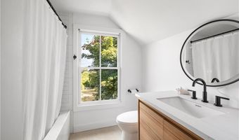 804 Mohegan Trl, Block Island, RI 02807