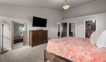 5702 N YOSEMITE Ln, Appleton, WI 54913