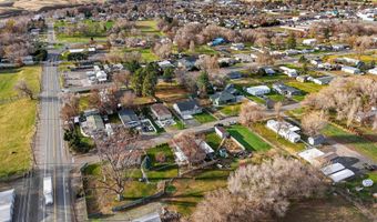 307 6th St, Benton City, WA 99320