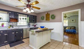 688 Saunders Hollow Rd, Barboursville, WV 25504