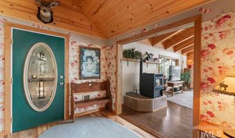 739 S Main St, Cascade, ID 83611
